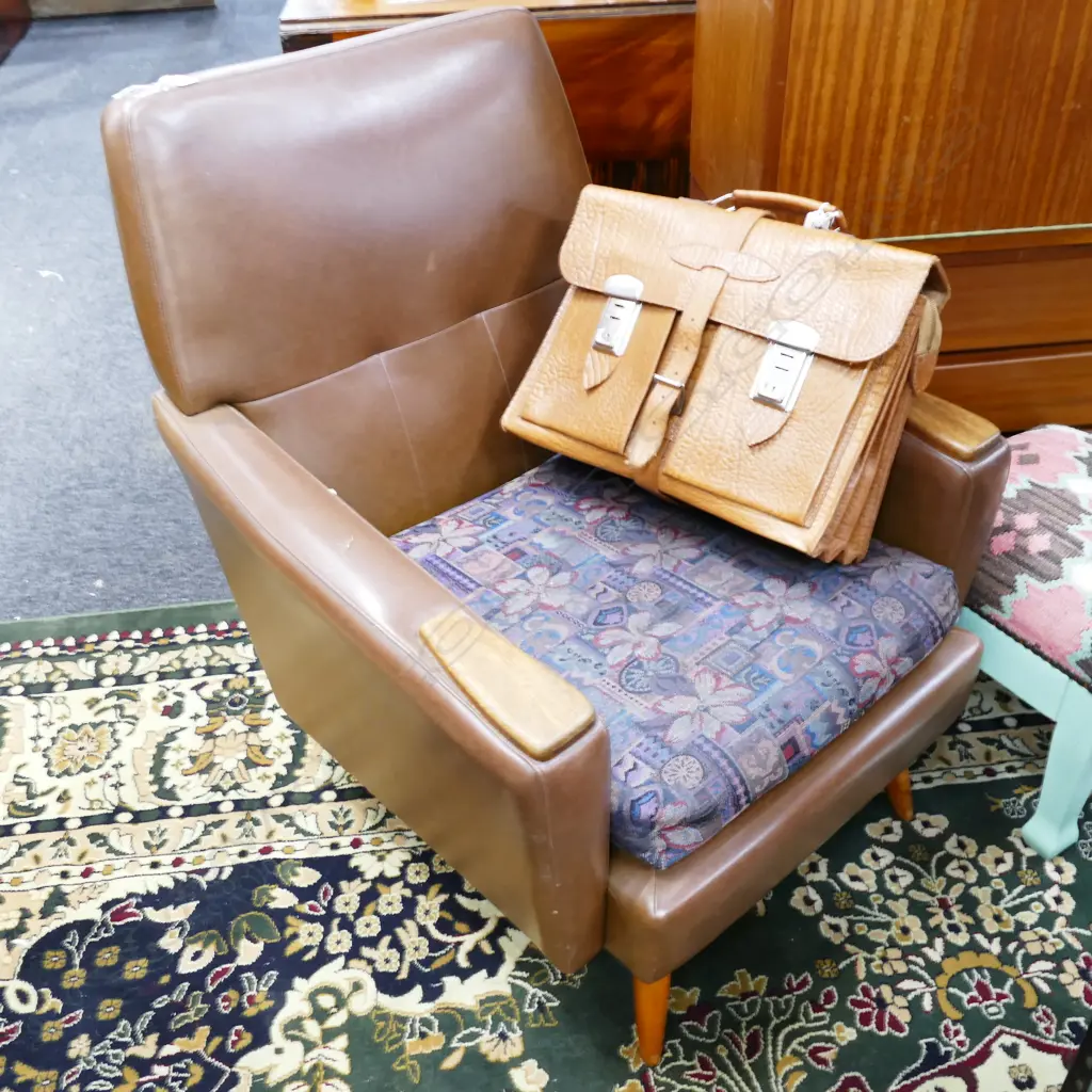 60'S RETRO ARM CHAIR Image 1++