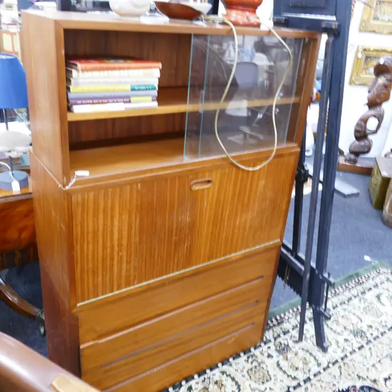 RETRO HANGING DISPLAY SHELVING UNIT