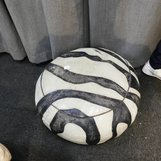 LARGE LEATHER POUFFE AF BY GARIELLE SINTON 1977 EX BROWN'S MILL