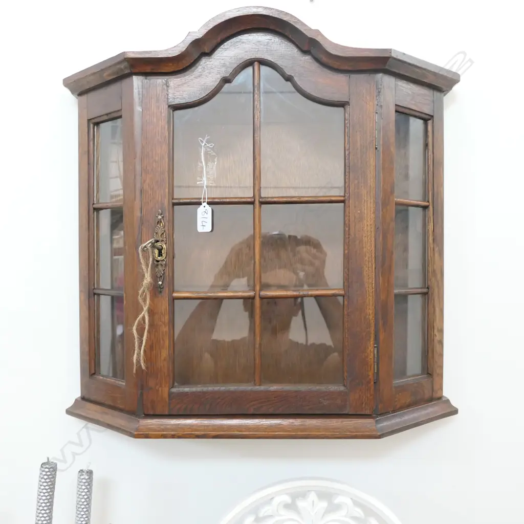 SM DUTCH WALL HANGING DISPLAY CABINET WITH KEY Image 1++