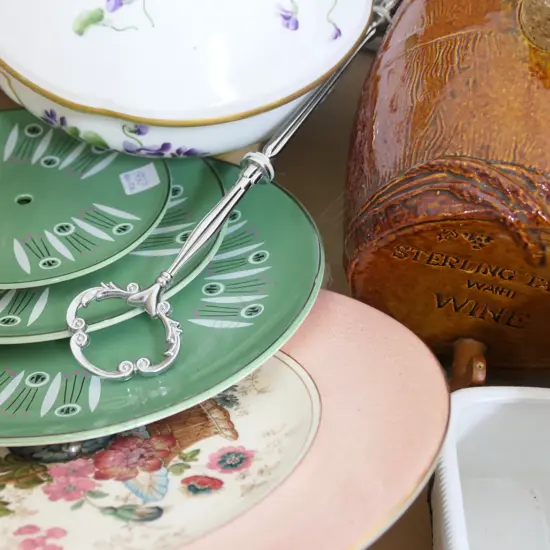 LOT ASST CHINA INCL. CLARICE CLIFF / CASTLE POTTERY BARRELL ETC