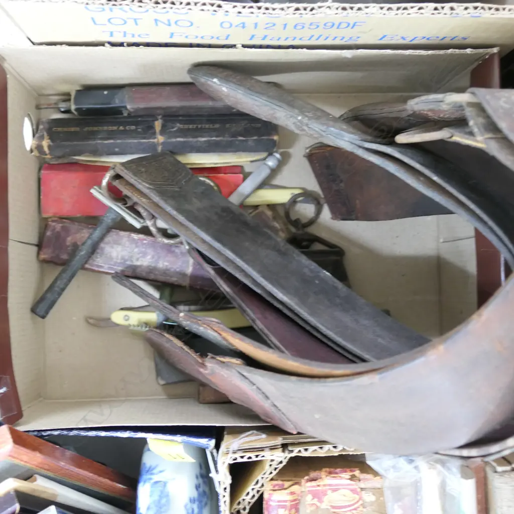 LOT ASST STROPS / RAZORS ETC Image 1++
