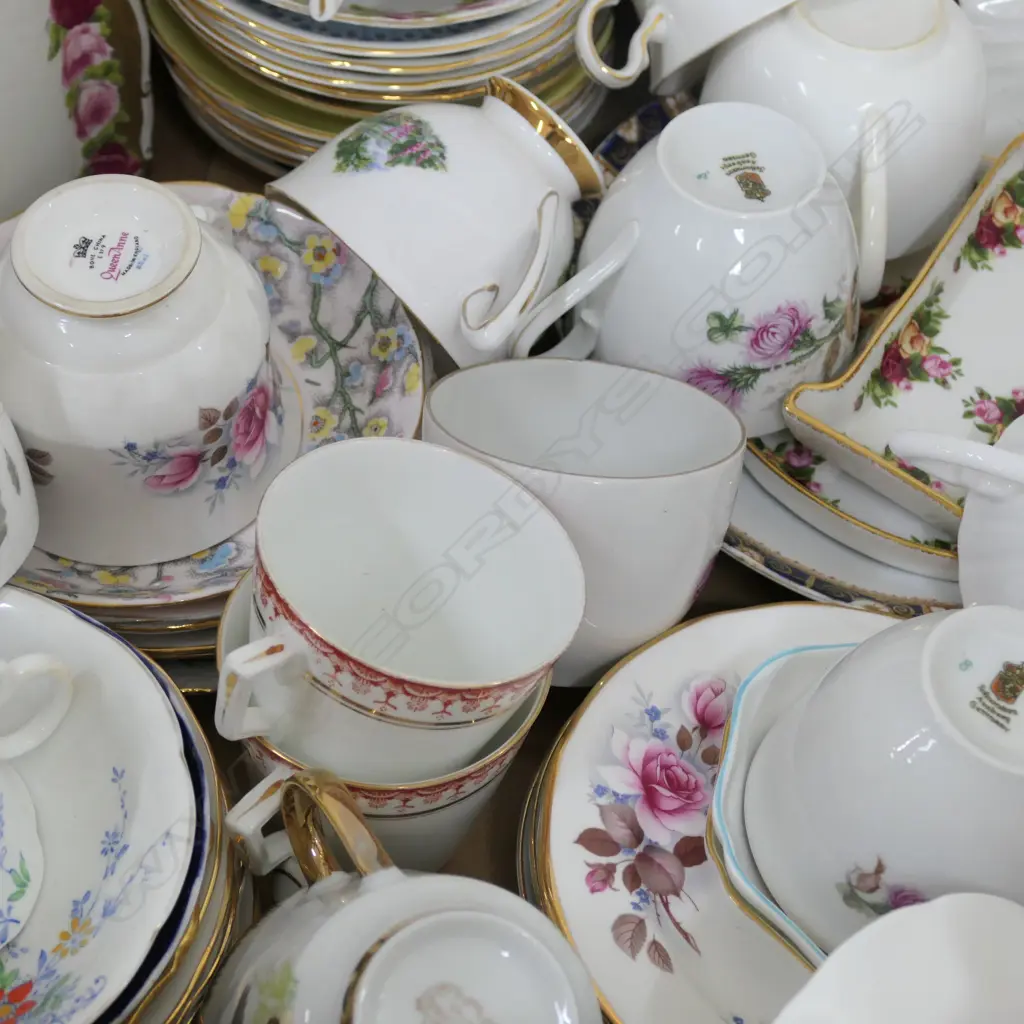 BOX LOT ASST CHINA INCL. OLD COUNTRY ROSES, COALPORT ETC Image 1++