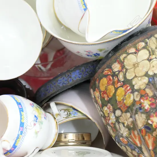 LOT R/DOULTON PART TEA SET/CRYSTAL/CHINA ETC