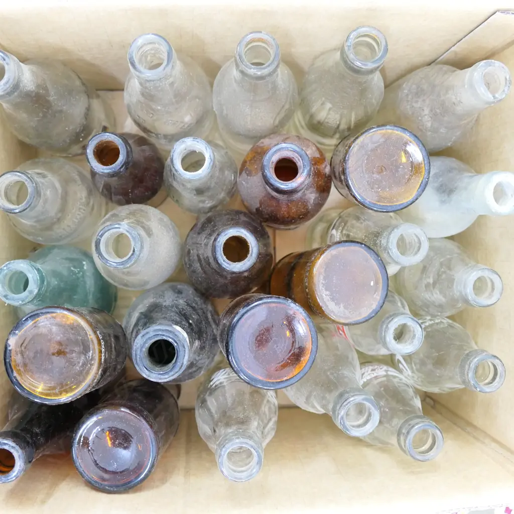 LOT ASST VINTAGE BOTTLES Image 1++