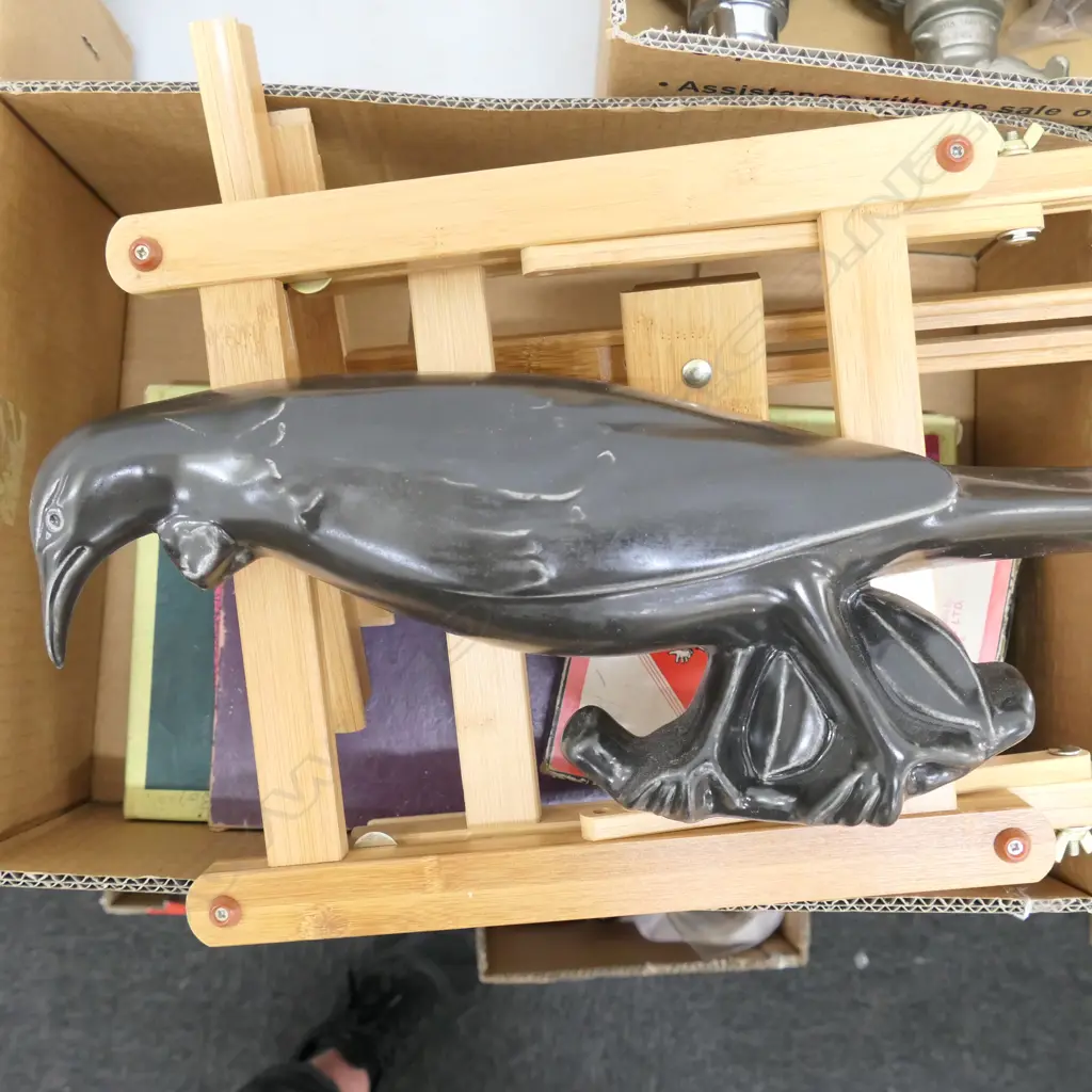 LOT ASST. INCL. SMALL EASEL + NON STEINER CERAMIC TUI Image 1++