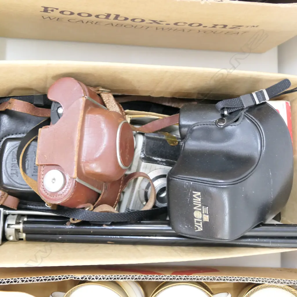 LOT ASST FILM CAMERAS + ACCESSORIES Image 1++