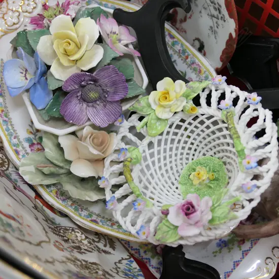 ASST FLORAL ORNAMENTS CABINET PLATES ETC