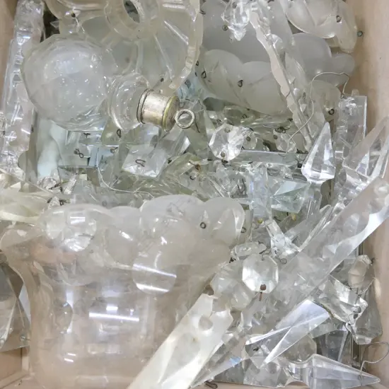 LOT ASST CRYSTAL SHADES AND DROPS