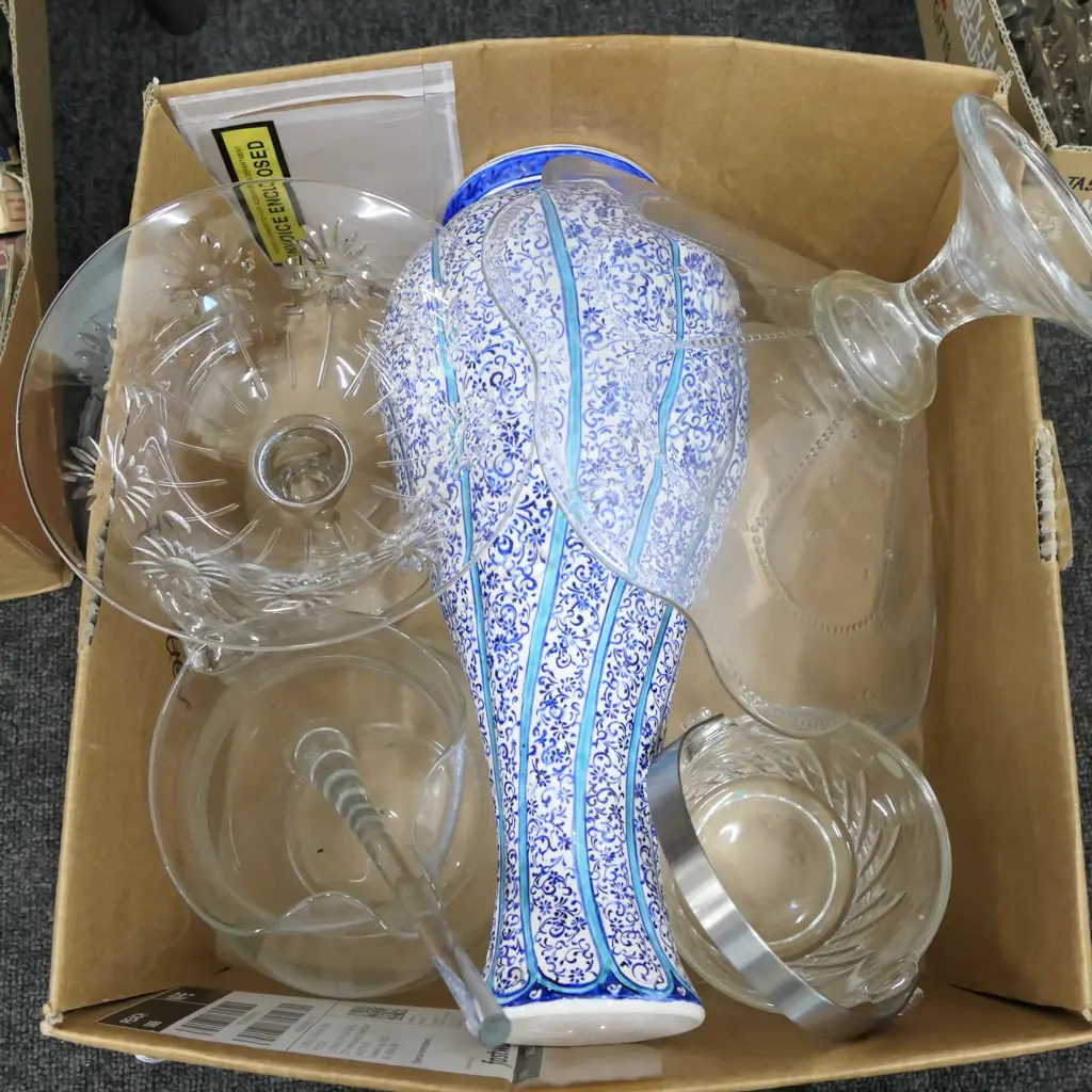 BOX LOT VASE, TWO COMPORTS, JUG, ICEBUCKET Image 1++