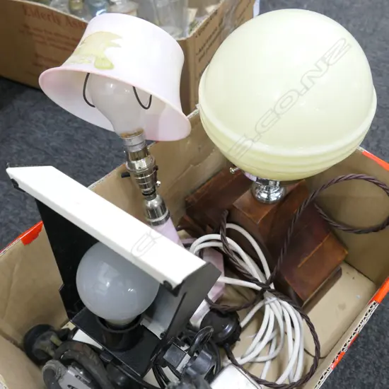 LOT ASST TABLE LAMPS ETC