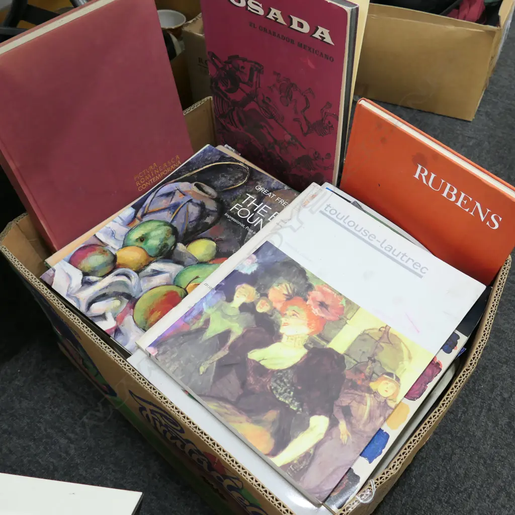 LOT ASST ART BOOKS Image 1++