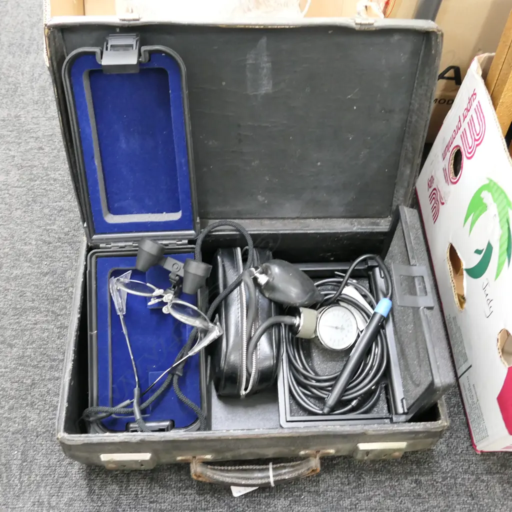 3 MEDICAL INSTRUMENTS IN BRIEFCASE Image 1++
