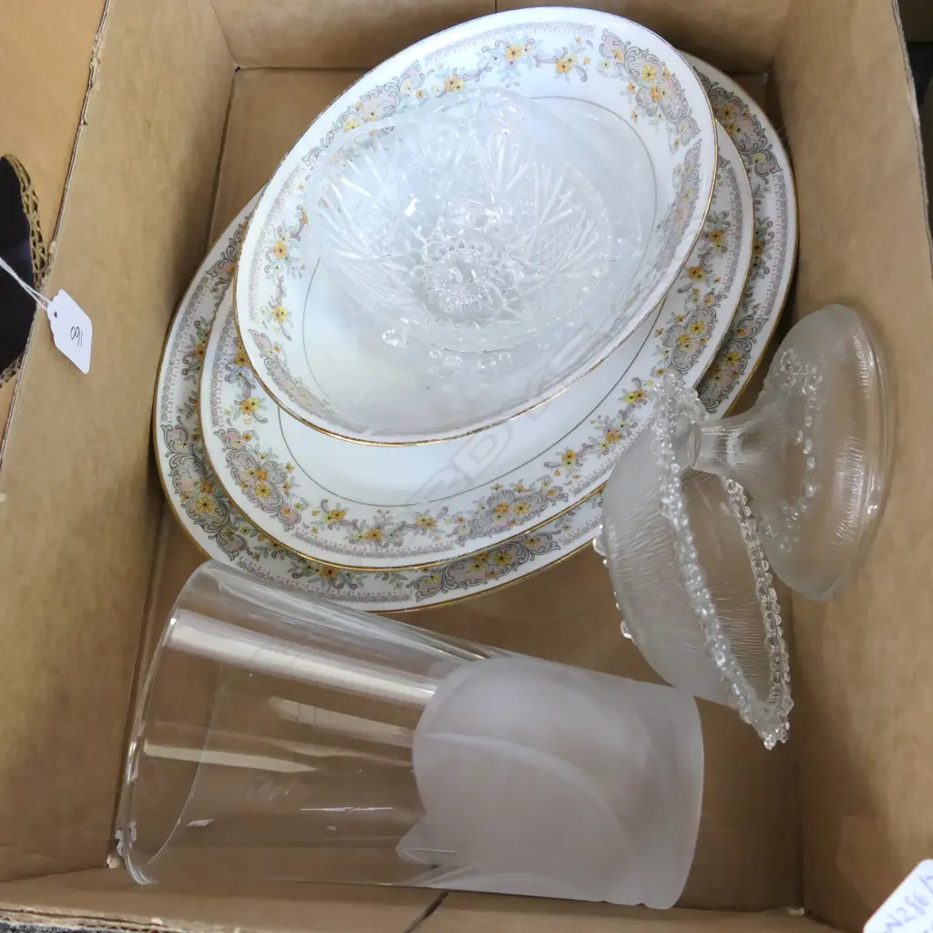 BOT LOT 3 NORITAKE DISHES, VASE ETC Image 1++