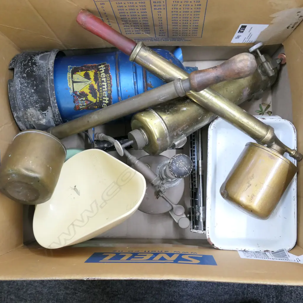 BOX LOT SCALES, THERMETTE, BRASS PUMPS Image 1++