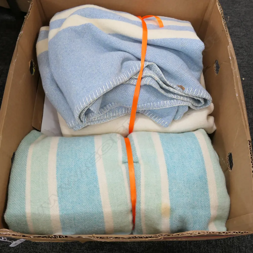 BOX LOT TWO WOOLLEN BLANKETS Image 1++