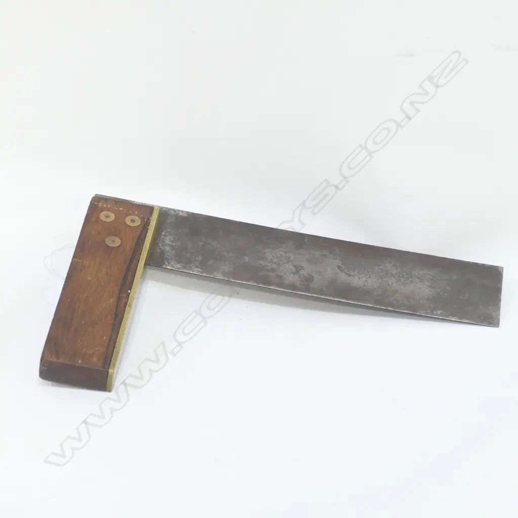 SQUARE 8 INCH WITH BRASS FACING 3 RINGED,PITTED. Image 1++