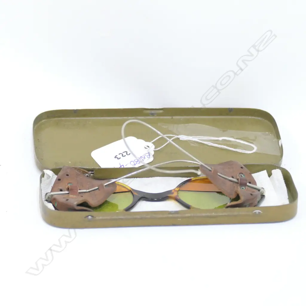 PR EARLY 20thC 'Willson Goggles' in original case Image 1++