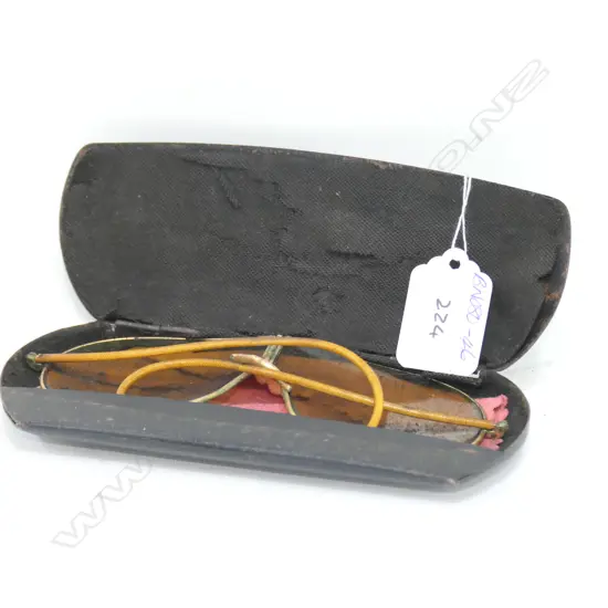 EARLY 20THC 'Auto Glas' driving glasses in original case