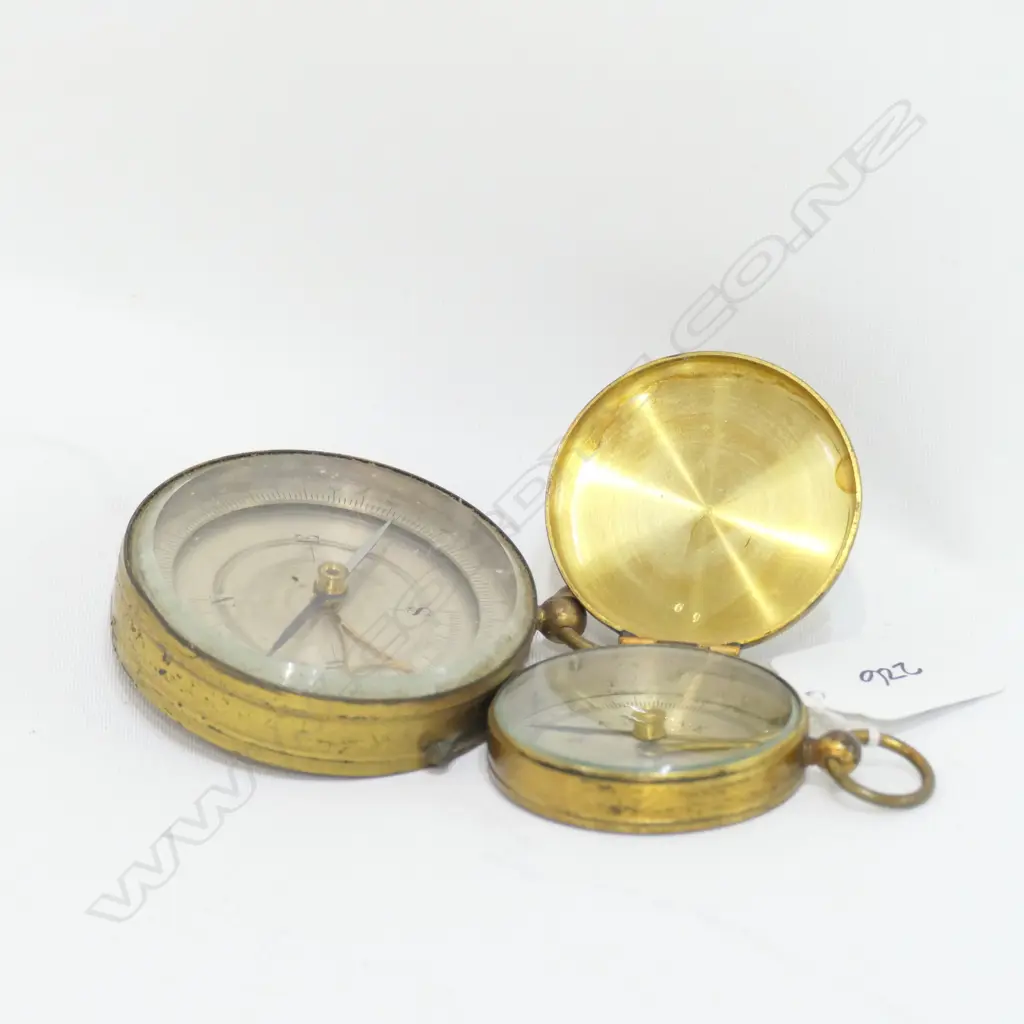 2 EARLY 20thC GILT BRASS POCKET COMPASSES Image 1++