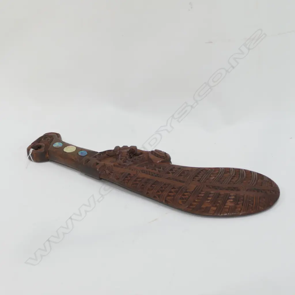 VINTAGE MAORI CARVED WAKIAKA PAUA INSERTS Image 1++