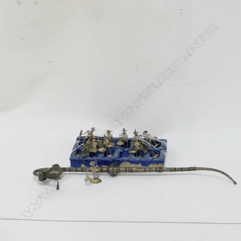 LOT CHINESE FIGURES AND OPIUM PIPE Image 1++