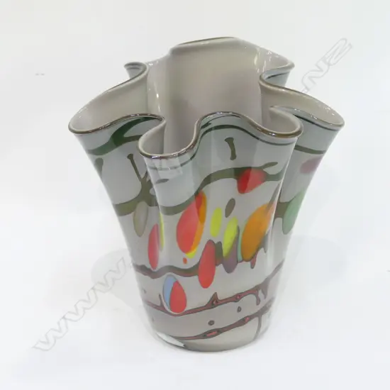 TALL VINTAGE FRILLED GLASS VASE VARIOUS COLOURS H.30mm