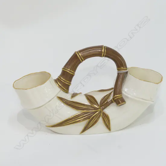 (18134) WORCESTER BAMBOO VASE DBLE OPENING