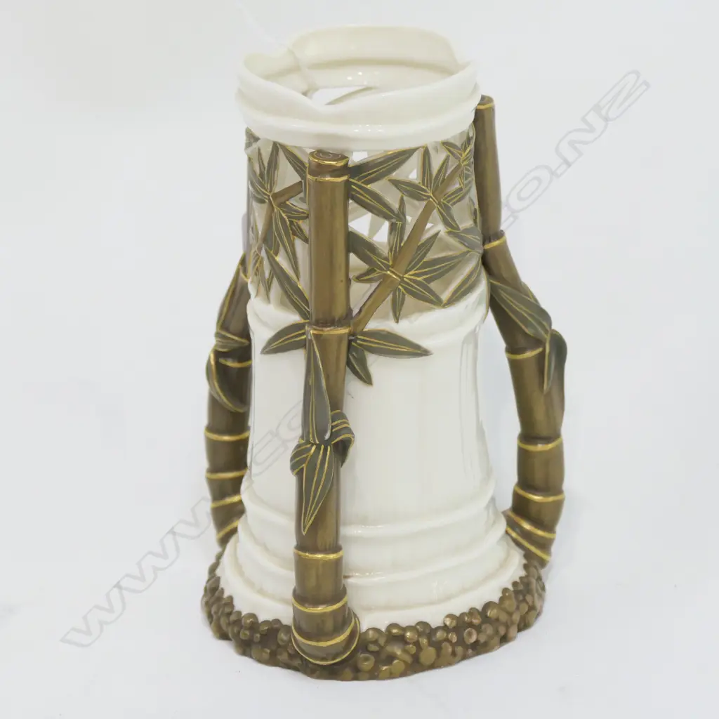 (18134) VICT. WORCESTER BAMBOO VASE TRIPLE HANDLES H.170mm Image 1++