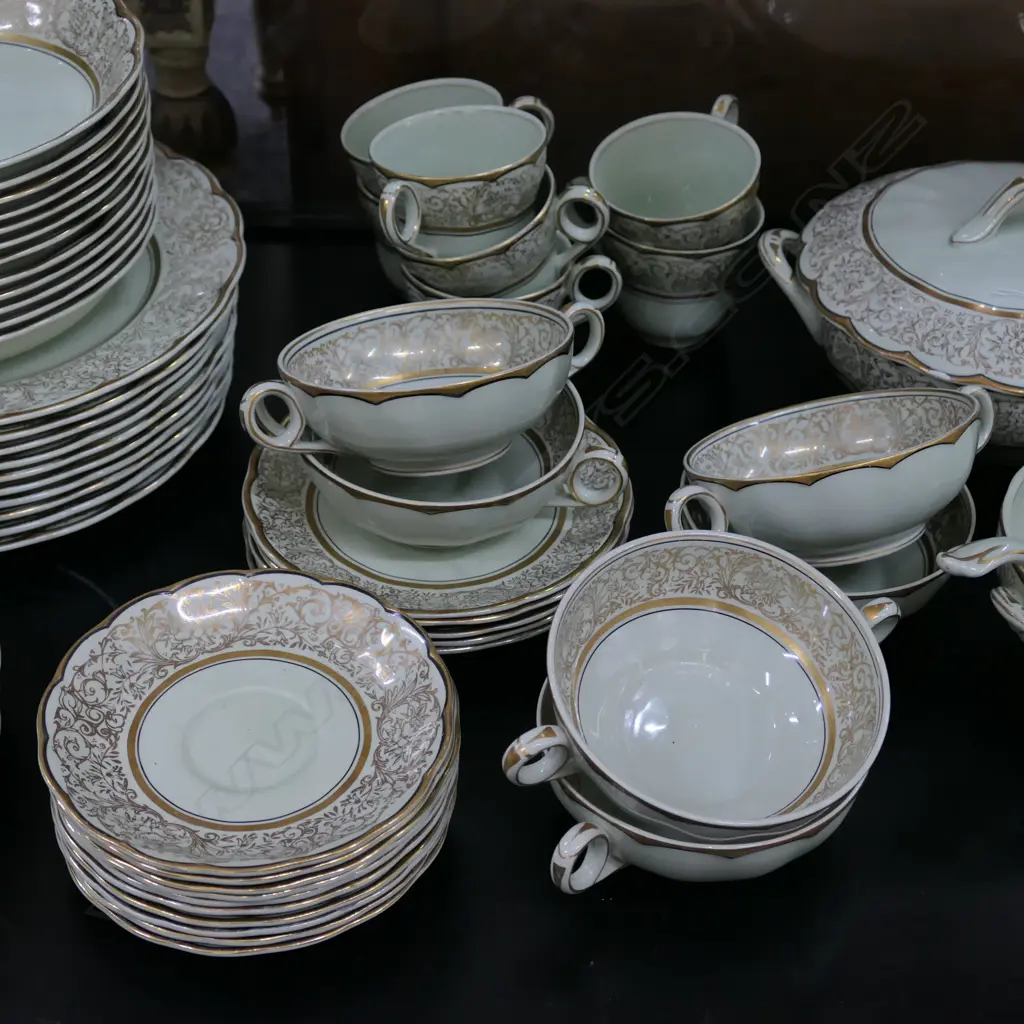LARGE GRINDLEY ALMOND PETAL DINNER SERVICE Image 1++