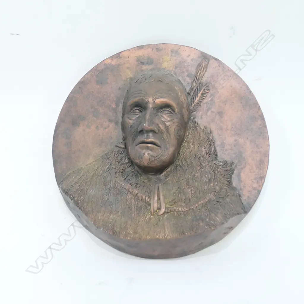 MAORI WARRIOR CHALKWARE PLAQUE D 240 MM Image 1++