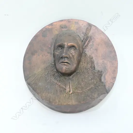 MAORI WARRIOR CHALKWARE PLAQUE D 240 MM