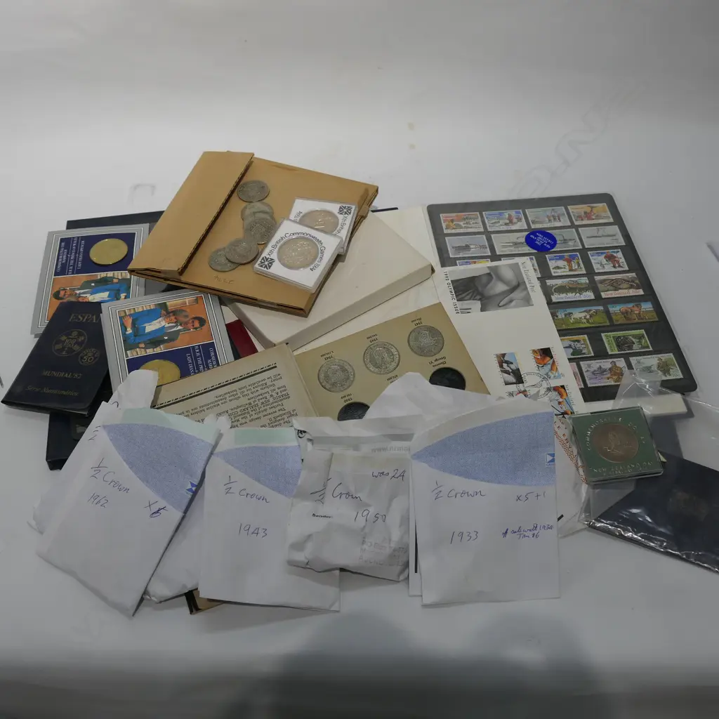 LOT ASST COMMERATIVE COINS/CROWNS/WORLD COINS ETC Image 1++