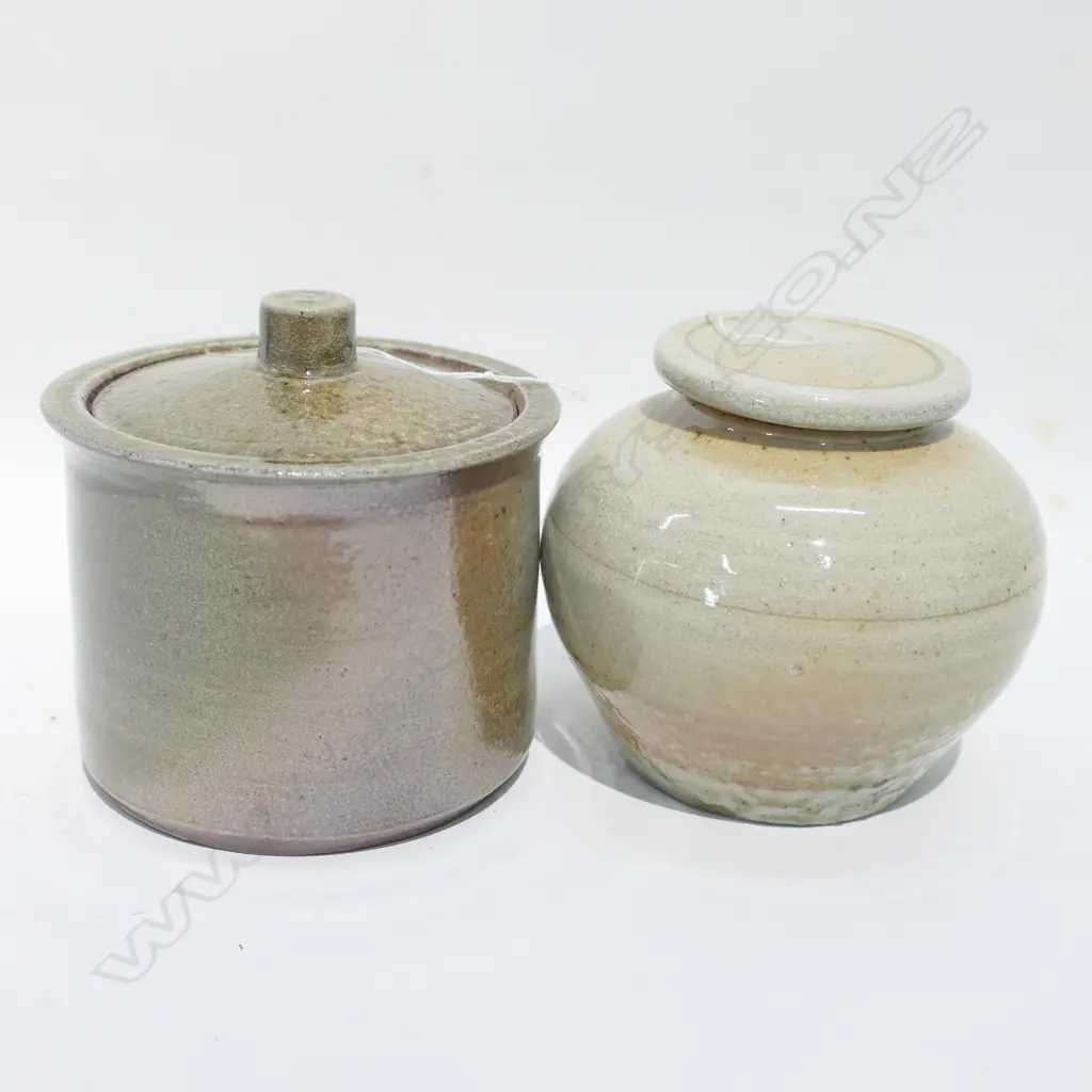 2 X PETER LANGE POTTERY LIDDED CONTAINERS Image 1++