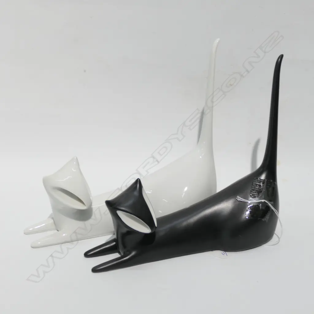 2 ROYAL DUX STYLISED CATS L 800 MM Image 1++