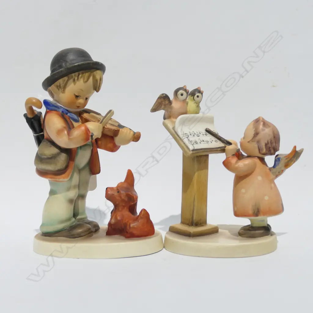 2 HUMMEL FIGURINES - LARGEST H. 125MM Image 1++