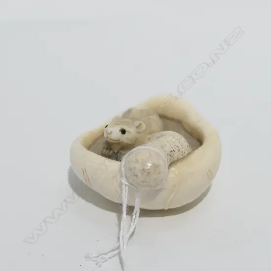 JAPANESE IVORY NETSUKE MUSHROOM & RAT