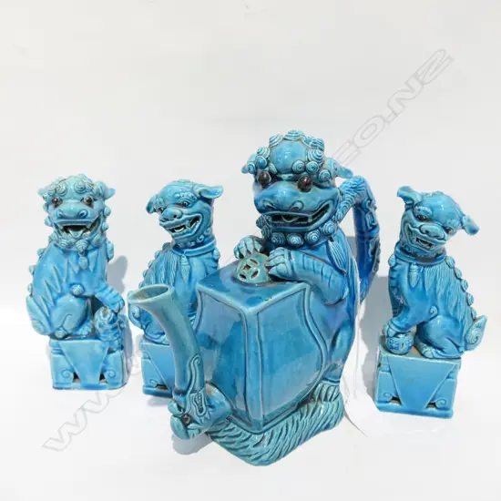 3 CHINESE FO DOGS +ORNAMENTAL WINE VESSEL H 180 MM