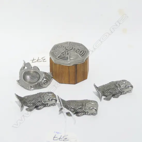 4 ROYAL SELANGOR PEWTER CHOPSTICK RESTS + BOX