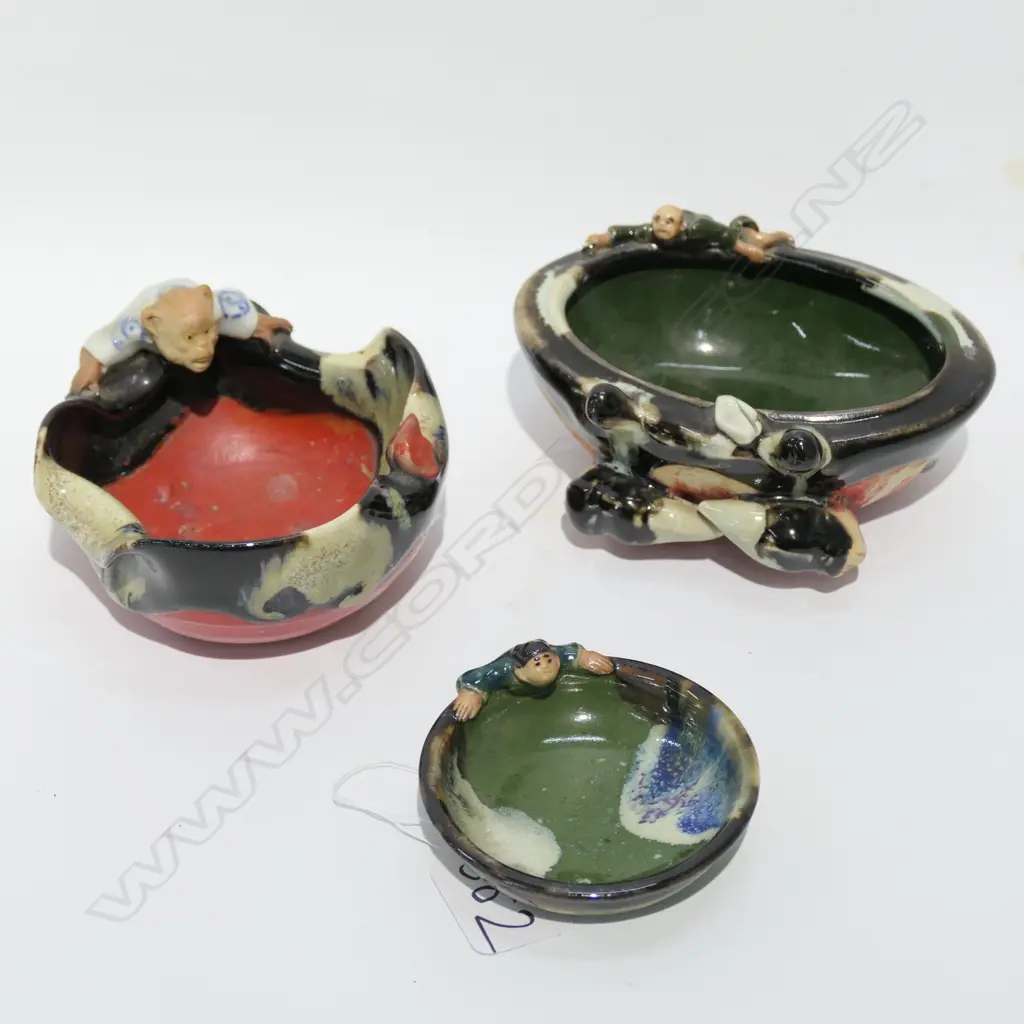3 SUMIDA GAWA DISHES - LARGEST W. 120MM Image 1++