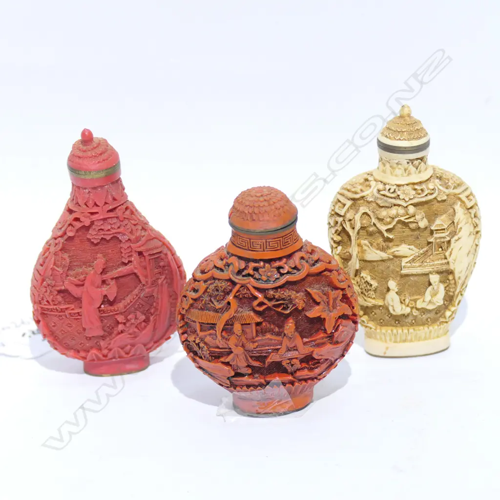 3 CHINESE SCENT BOTTLES Image 1++