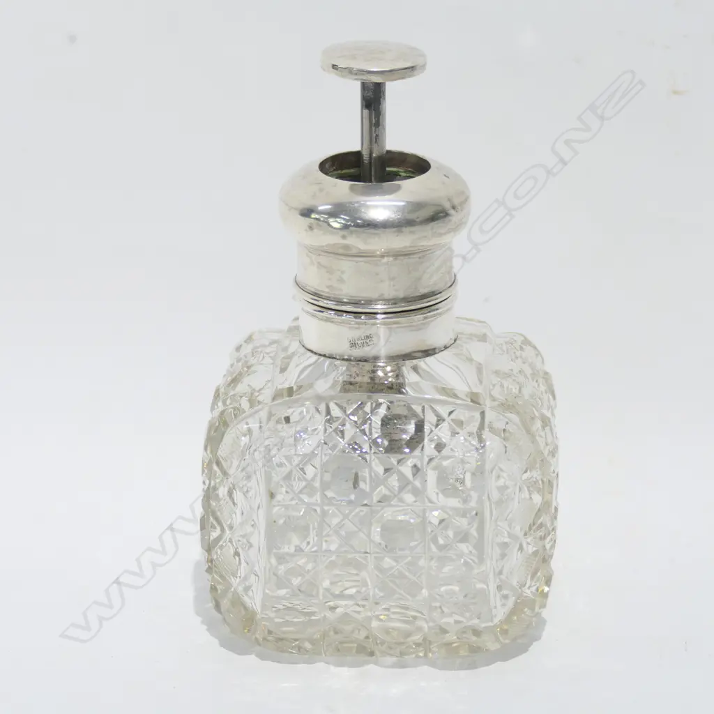 C1900 ATOMISER SCENT BOTTLE SILVER TOP CUT CRYSTAL Image 1++