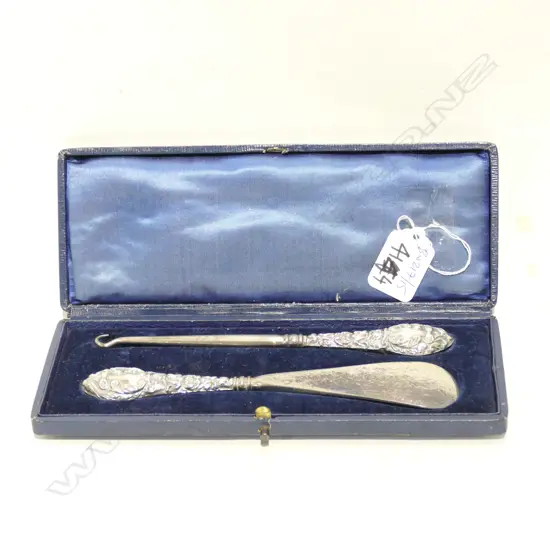 CASED STG SILVER HANDLED SHOE HORN + HOOK