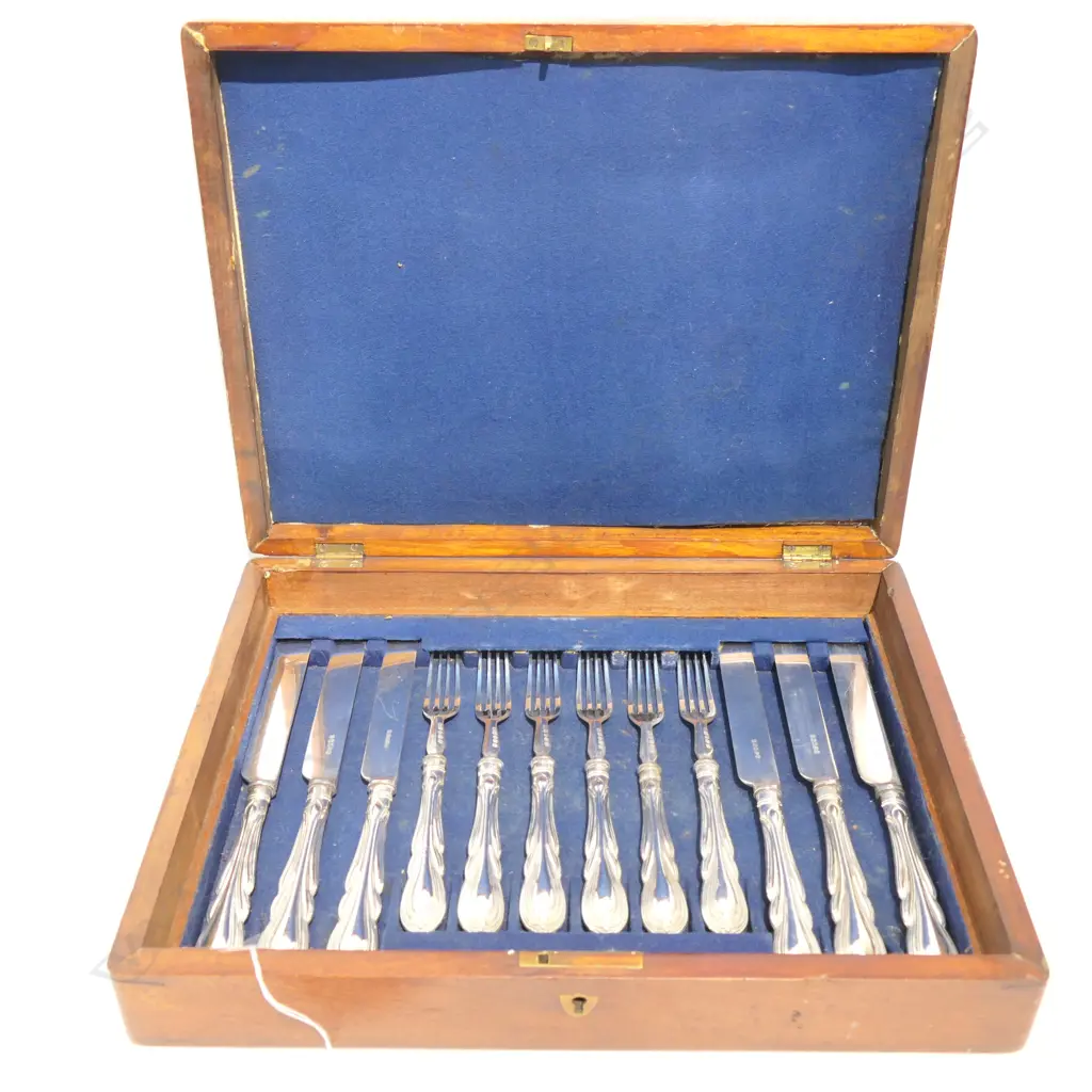 VICT EP CUTLERY SET HARRISON BROS IN MAHOGANY BOX Image 1++