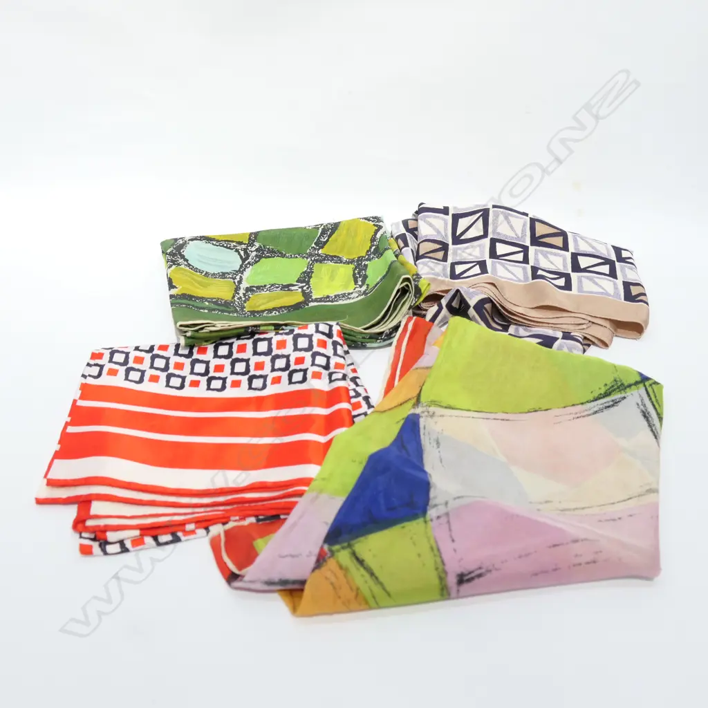 4 VINTAGE SILK SCARVES GEOMETRIC SQUARE FORM Image 1++