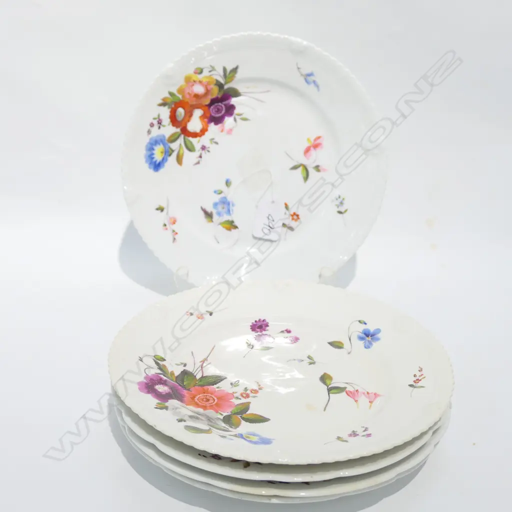 5 CHAMBERLAIN PLATES AND TWO OTHERS 220MM DIA Image 1++