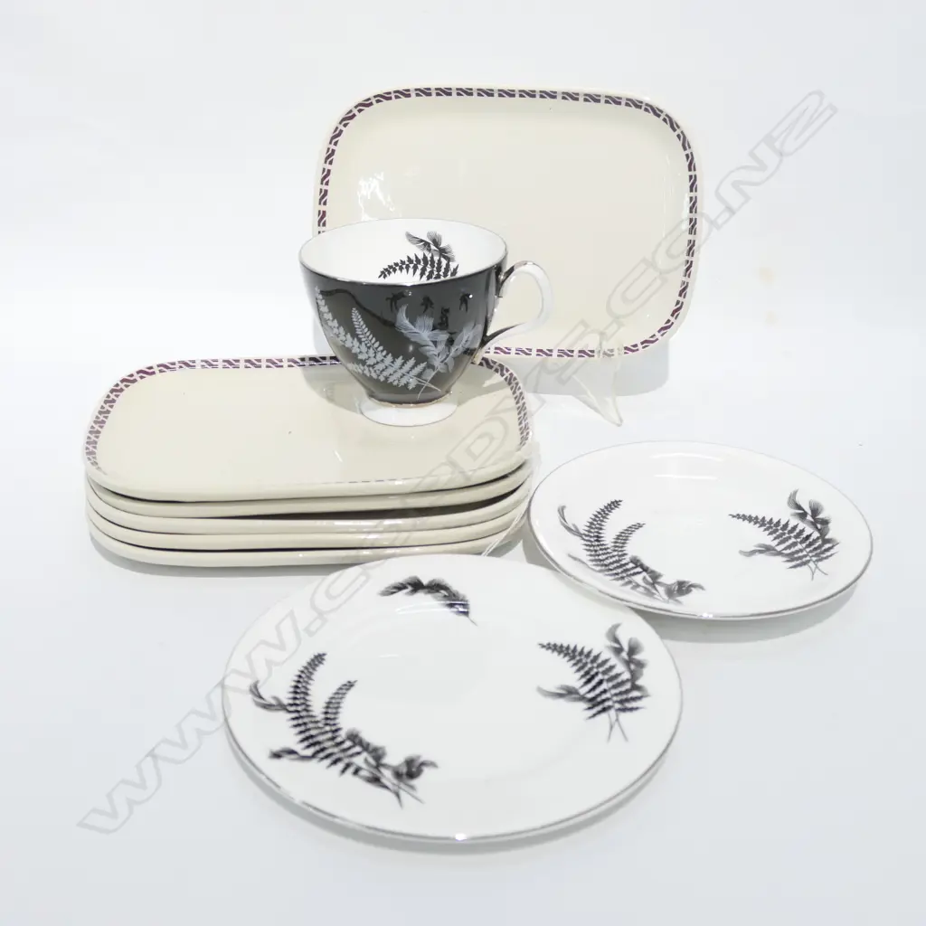 6 CROWN LYNN NZR DISHES AND R/A NIGHT AND DAY TRIO Image 1++