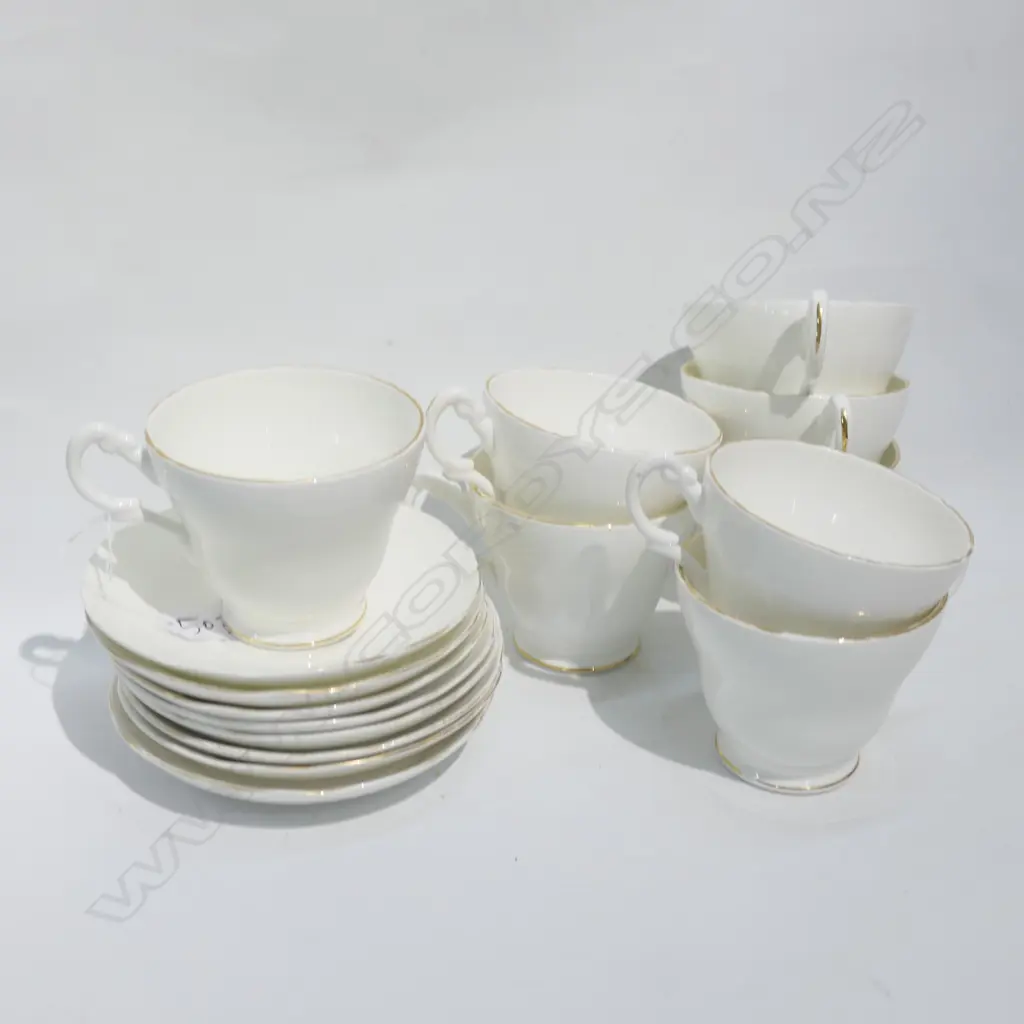 8 'REGENCY' BREAKFAST CUPS AND SAUCERS Image 1++