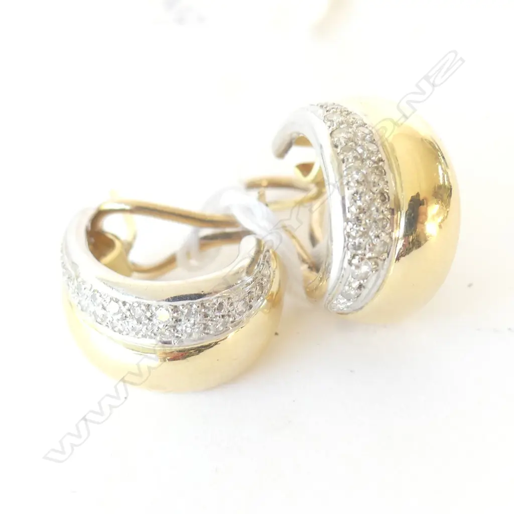 PR GOLD & DIAMOND WIDE CURVED EARRINGS 9.8gms Image 1++