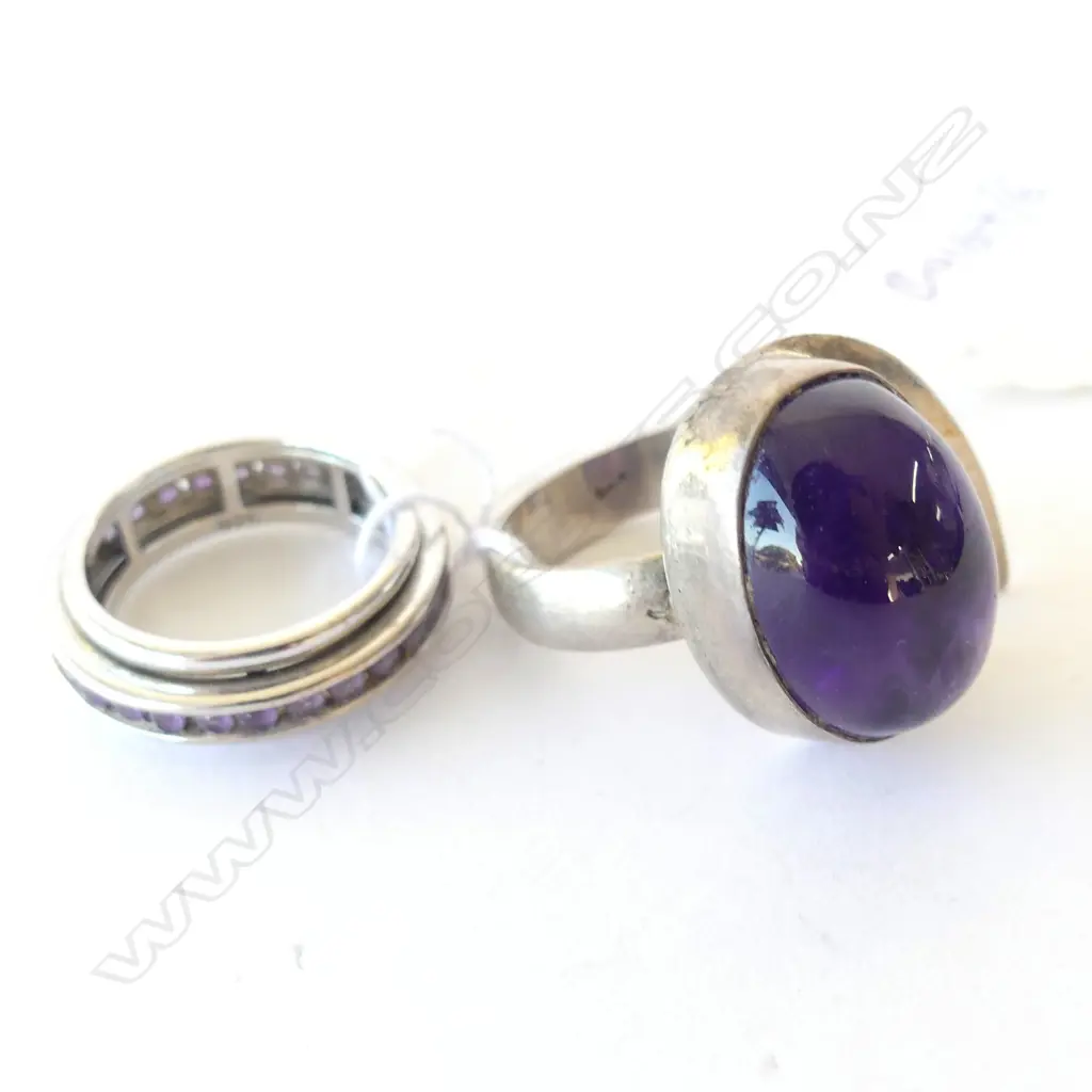 2 STG SILVER RINGS AMETHYST CABOCHON + AMETHYST BAND  Image 1++